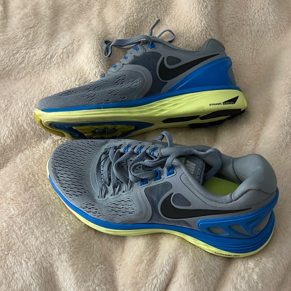 Nike Lunareclispe 4, size 6.5. Gray with blue and yellow detailing